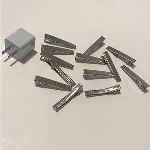 13 medium size alligator clips in silver